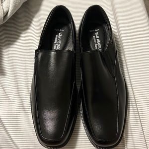 Black Van Heusen non slip memory foam loafers